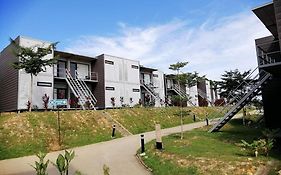 Lakeview Terrace Resort Pengerang